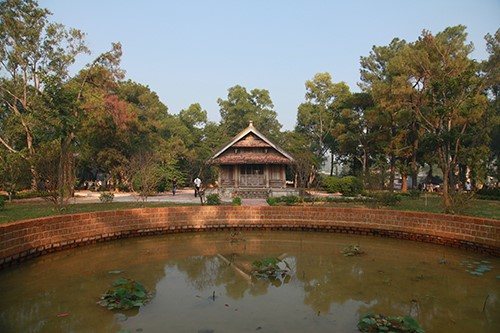  Phong cảnh trong khu lưu niệm Nguyễn Du